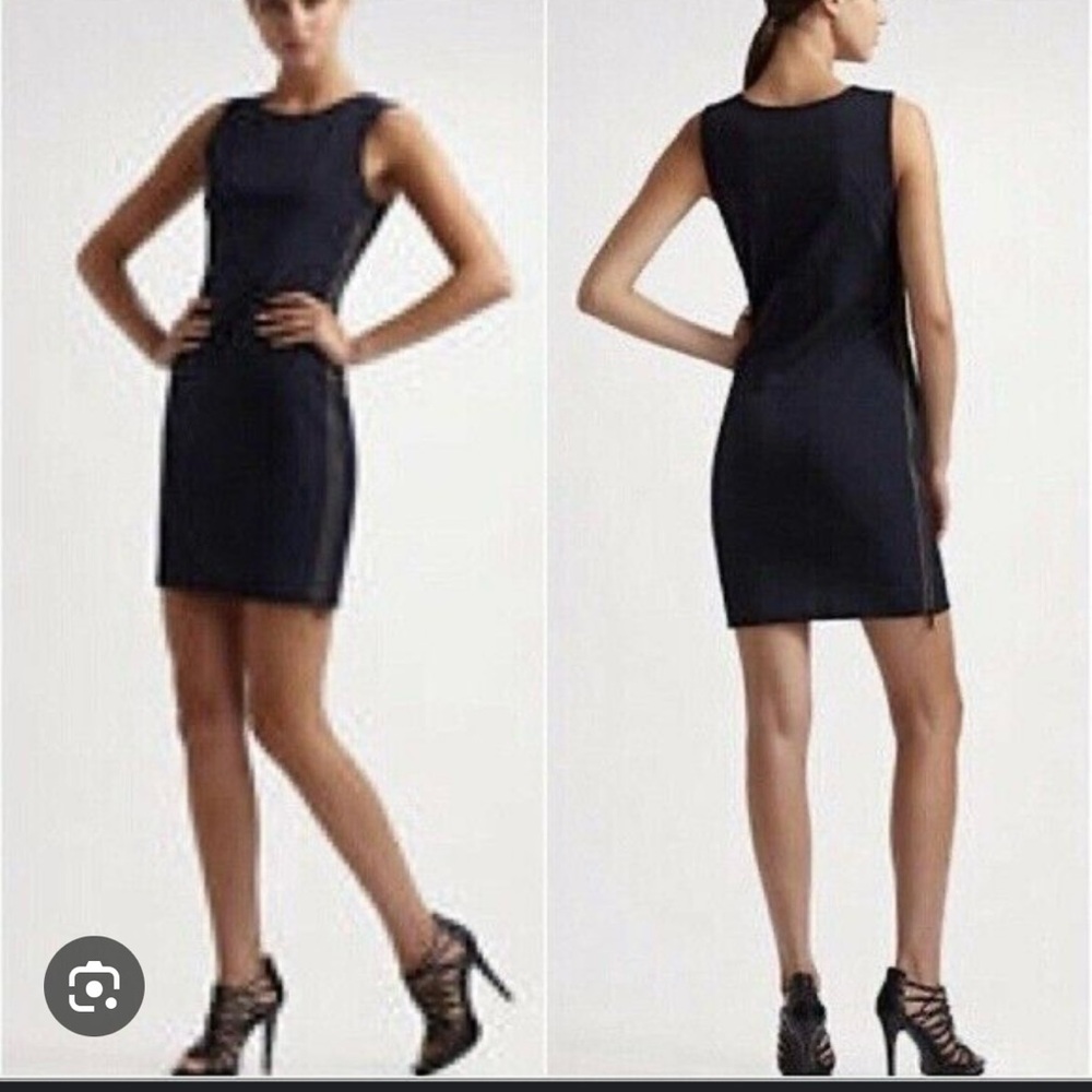 Diane von Furstenberg Navy Dress with side zipper detail Size 6